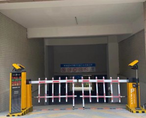 大同市山西柵欄式道閘欄桿一體機